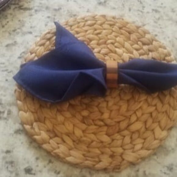 Large Round Woven Placemats Set of 4, Water Hyacinth Straw Braided Placemat, 11" - Picture 3 of 3